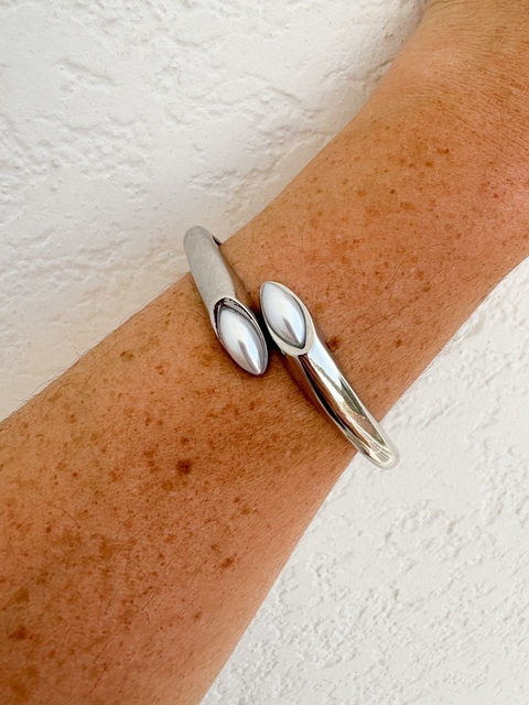 Pulseira Bracelete Pérolas Prata