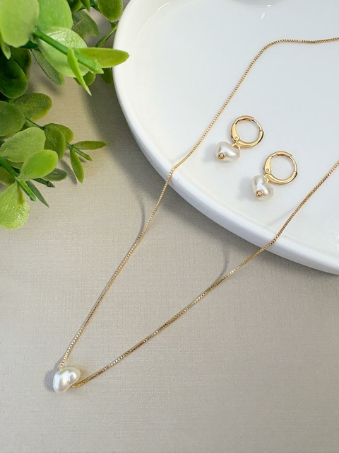 Conjunto de Colar Corrente Veneziana e Brinco Argola Click com Pérola Orgânica Banhado a Ouro 18k