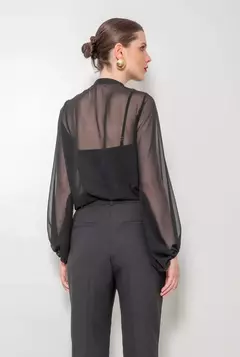 Camisa com babados, manga longa, Ton Âge na internet