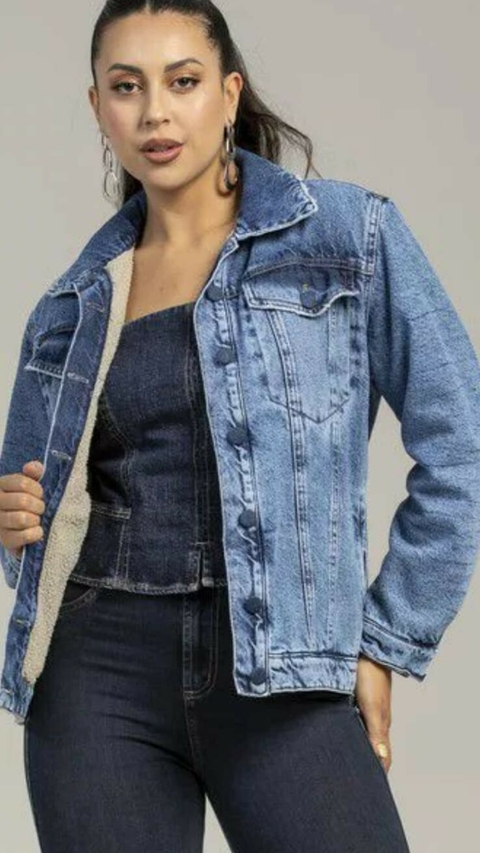 Jaqueta com Carneiro, Bolso Embutido com Lapela