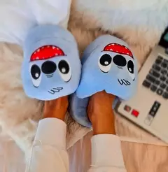 Las pantuflas virales de Stitch + 2 buzos manta de regalo en internet