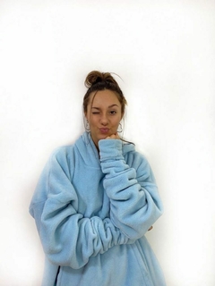 Las pantuflas virales de Stitch + 2 buzos manta de regalo en internet