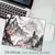 Mouse Pad Grande Antiderrapante com design de Sakura, ideal para gamers, com superfície de borracha durável para um uso confortável e seguro.