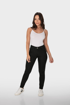 Calça Skinny Feminina Cintura Média Em Sarja Com Elastano - comprar online