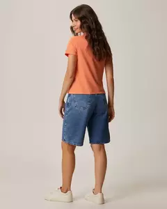 Camiseta Feminina Gola Retilínea Estampa Frontal Em Algodão na internet