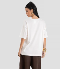 T- Shirt Feminina Oversized Brasil Dianna na internet