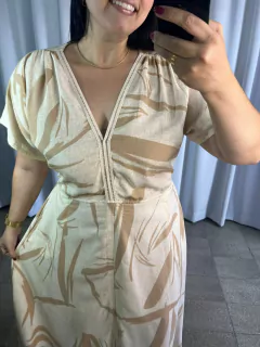 Vestido Nidia estampado na internet