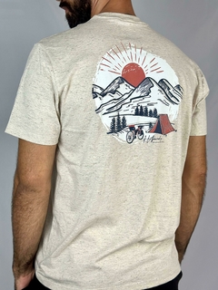 CAMISETA M/M CAMPING. - loja online