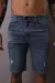 Bermuda jeans Escura Destroyed na internet