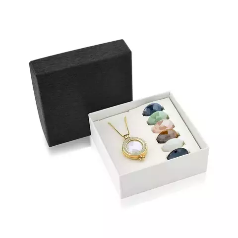 Relicário Facetado Folheado a Ouro 7 Pedras