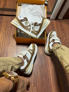 Louis Vuitton Marrom - comprar online