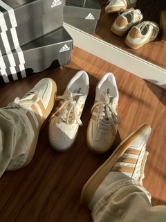 Adidas Gazelle Branco/Taupe Couro na internet
