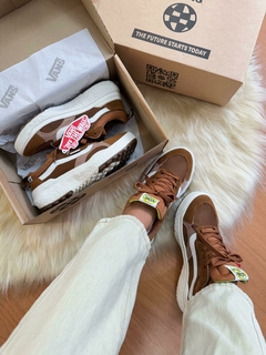 Vans Neo Camurça Caramelo/Branco Unisex - comprar online