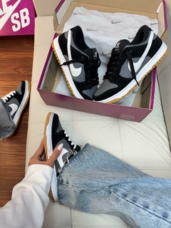 Nike Sb Dunk Low Preto/Branco Unisex na internet