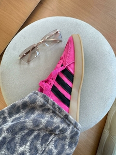Adidas Gazelle Prime Pink na internet