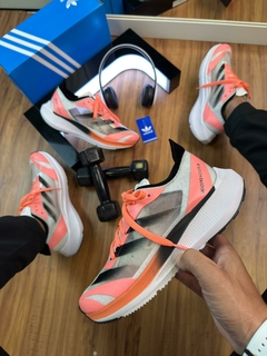 Adidas Adizero 8 na internet