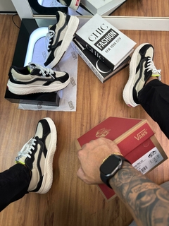 Vans Neo Couro Unisex Branco/ Preto na internet