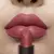 BATOM BALA MATTE NINA MAKEUP na internet