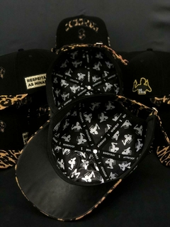 Boné Jogador$ Strapback Nobuck Preto e Aba Animal Gliter - Jogador$ Caríssimo S6 Bola