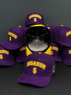 Boné Jogador$ StrapBack Camurça Roxo e Amarelo - comprar online