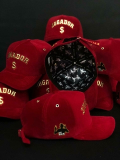 Boné Jogador$ StrapBack Veludo Vermelho e Dourado - loja online
