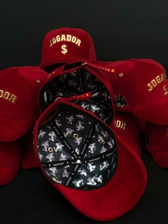 Boné Jogador$ StrapBack Veludo Vermelho e Dourado - Jogador$ Caríssimo S6 Bola