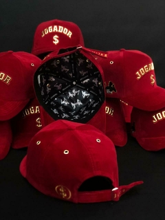 Boné Jogador$ StrapBack Veludo Vermelho e Dourado na internet