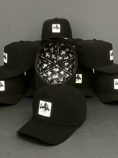 Boné Jogador$ StrapBack Aplique em Couro e Silk - comprar online