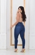 Calça skinny rasgada com lycra na internet