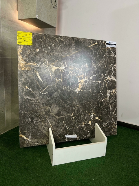 Piso Cerâmico 81x81 Iluminato Mate Retificado - Formigres - comprar online