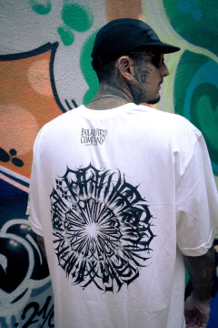 Camiseta oversized off white SPIRAL - Bolaoutro company