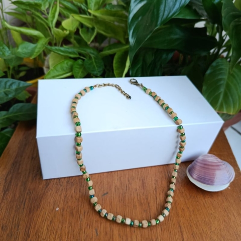 Colar de madeira feminino e masculino + colar hippie madeira + gargantilha de madeira