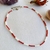 Gargantilha branca vermelha Choker de miçangas - comprar online