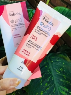 Todo Dia Crema Corporal Cereza y Avellana