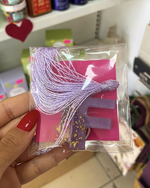 Chaveiro F roxo - comprar online