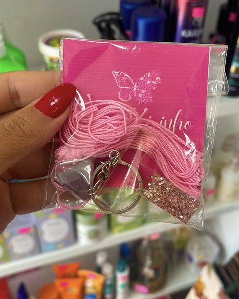 Chaveiro T rosa - comprar online