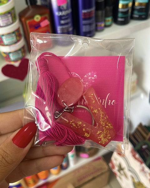 Chaveiro V rosa - comprar online