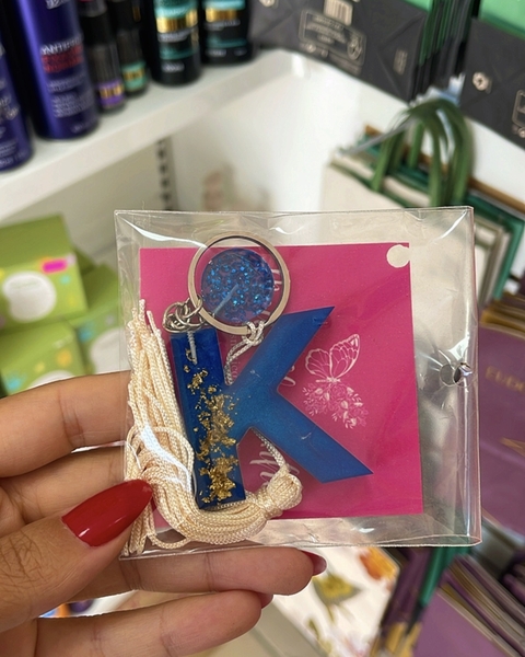 Chaveiro K azul - comprar online