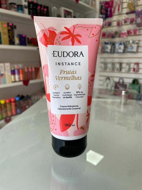 Hidratante Corporal Eudora Frutas Vermelhas 180ml - comprar online
