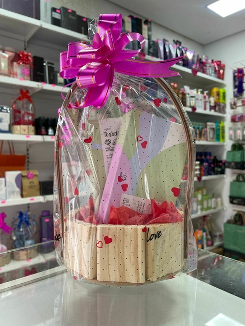 Cesta de Presente Natura Flor de Pera e Melissa - comprar online