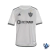 Camisa de futebol do Atlético Mineiro, modelo away 25/26, de cor branca com detalhes em cinza e logotipo do clube.