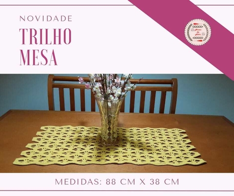 Trilho de mesa em crochê