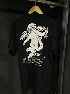 Camiseta THN Ultra Premium. na internet