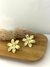 Brinco de Flor Grande Banhado a Ouro 18K _Love In Gold
