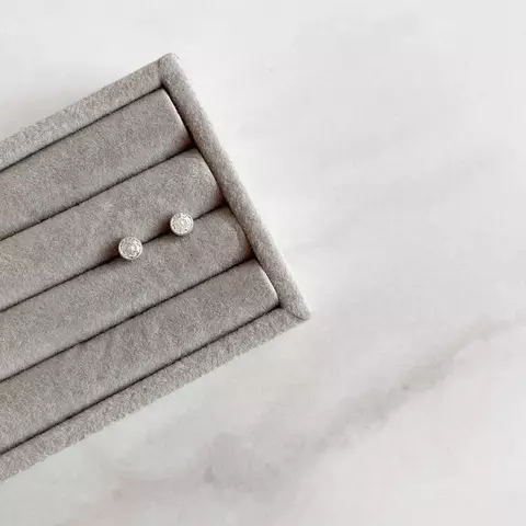 Brinco Zirconia Embutida MINI - comprar online