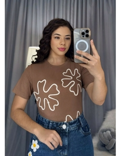 T-Shirt Com Flor