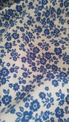 Vestido Elastex Branco com Flores Azuis na internet