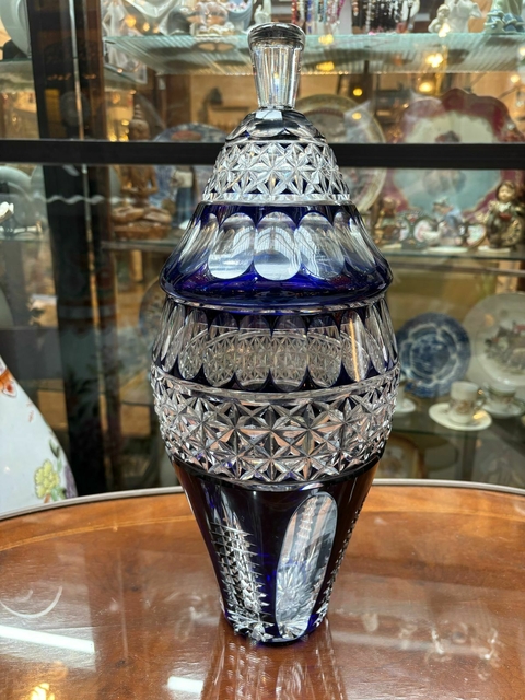 Imponente Potiche de Cristal Tallado - comprar online