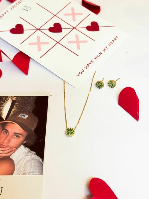 Conjunto Chuveiro Zirconias Verdes Banho de Ouro 18k