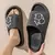 Imagem do Chinelo Slide com Plataforma - Design de Urso dos Desenhos Animados | Antiderrapante e Confortável para Casa e Praia